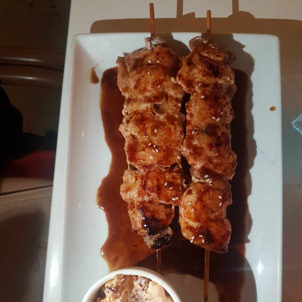 Platos Calientes - Brochetas de Pollo