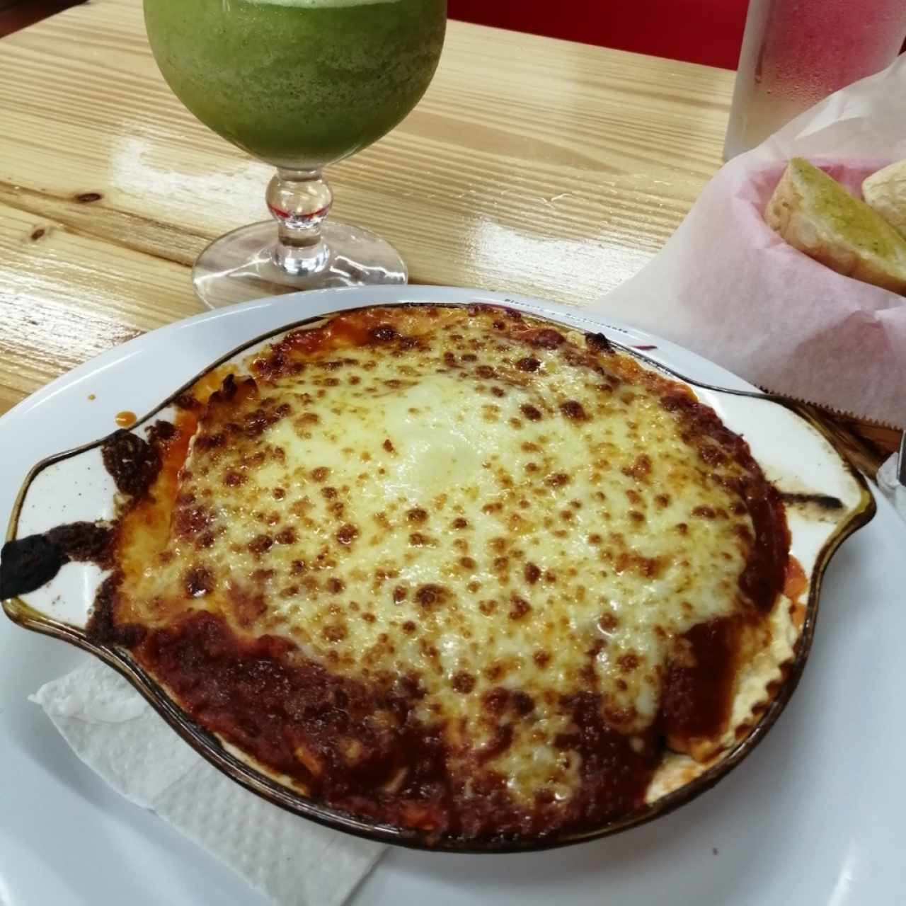 Ravioli de pollo+salsa pomodoro gratinado