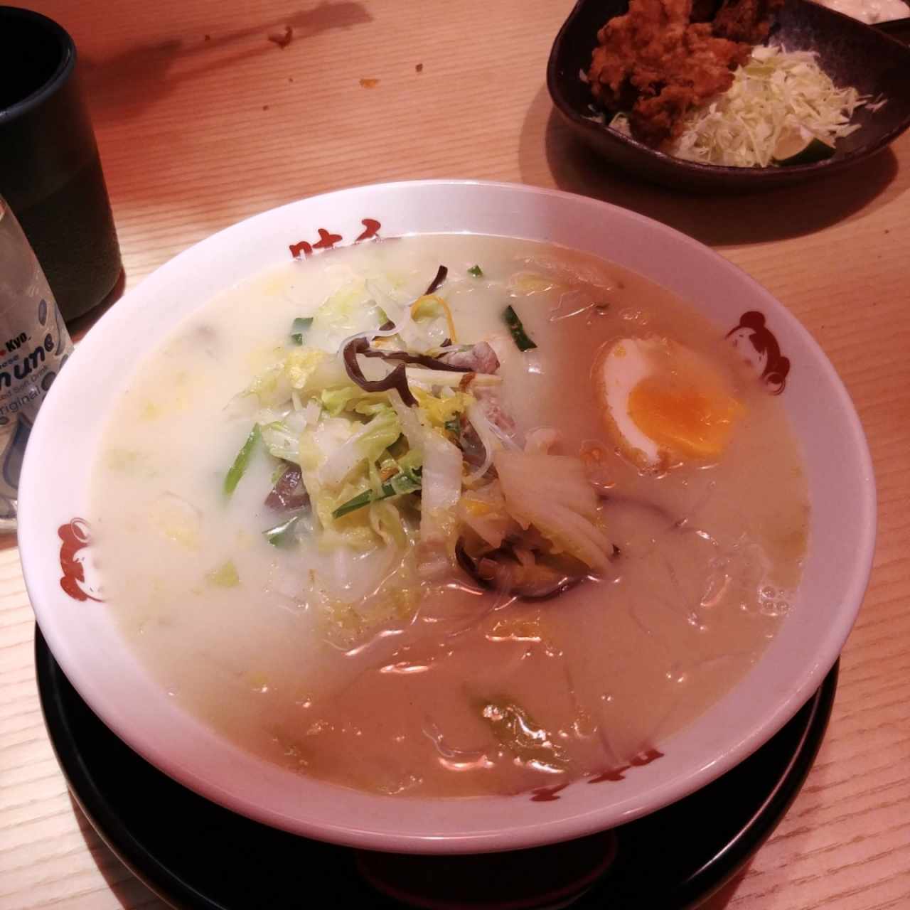 Tai-pi-en (Ramen de fideos de arroz con pollo)