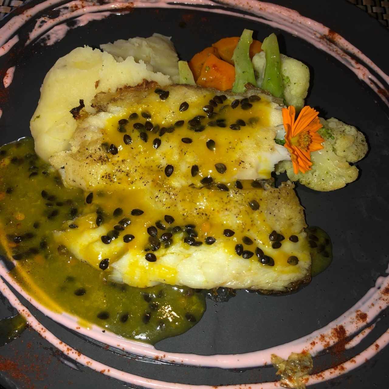 filete de corvina en salsa maracuya 