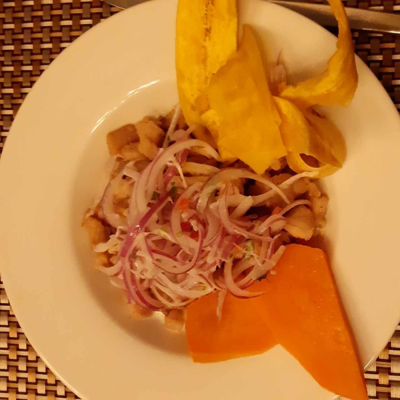 Ceviche frito de Corvina y calamares 