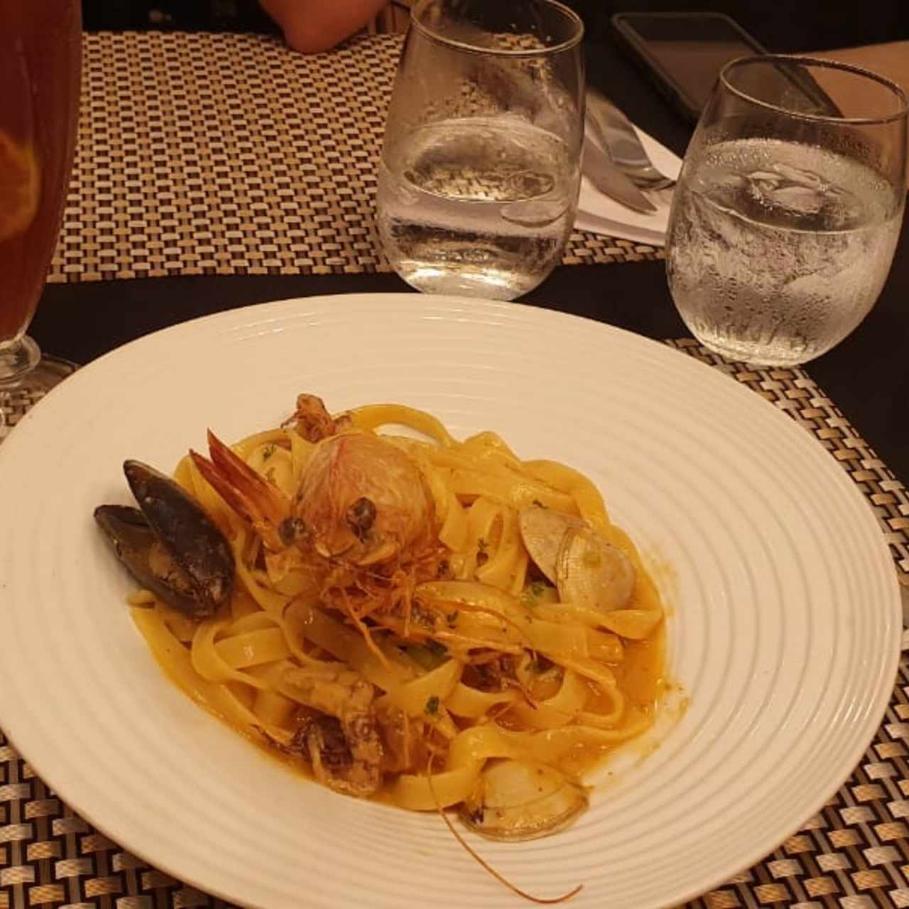 Linguini con frutos del mar