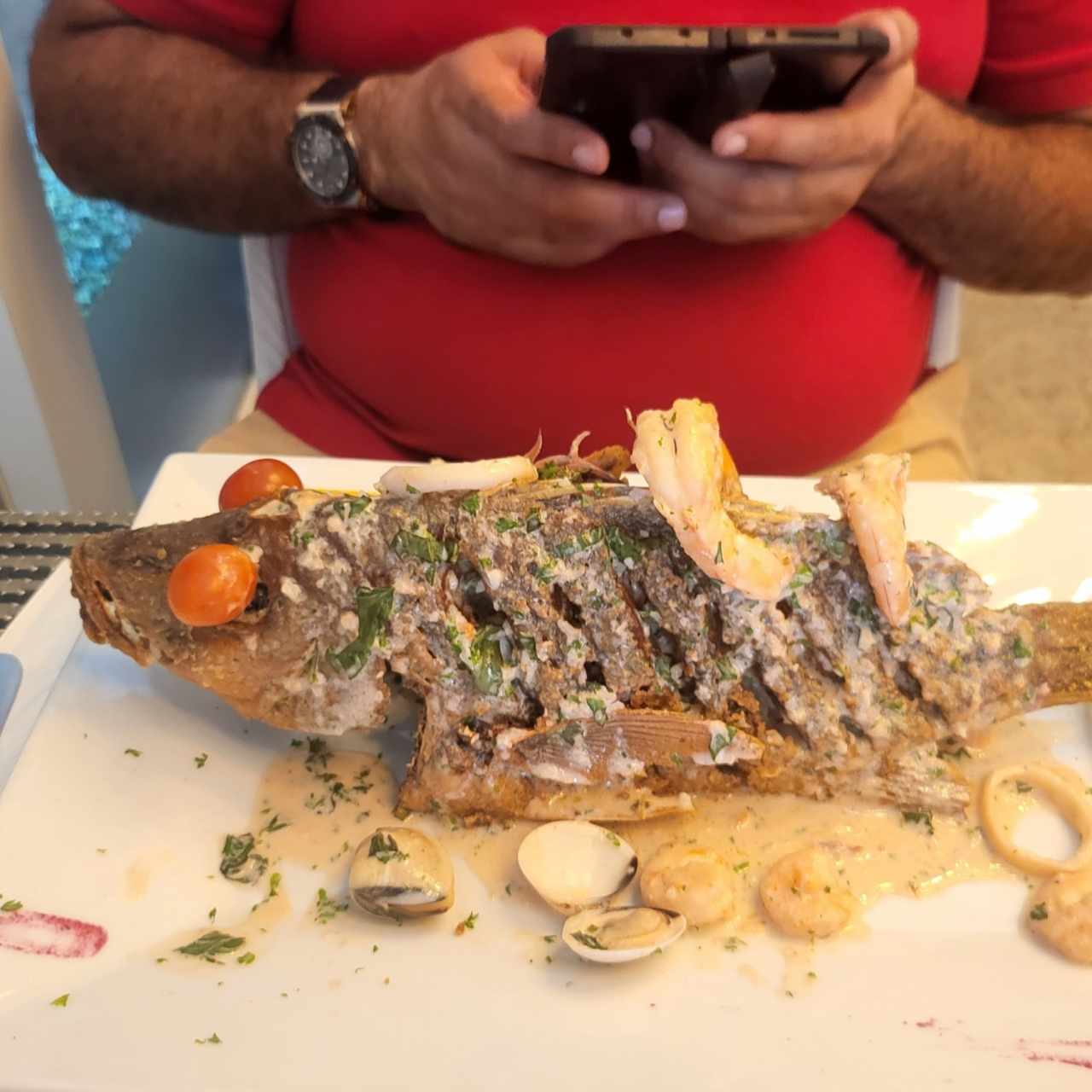 Pargo en salsa mariiscos