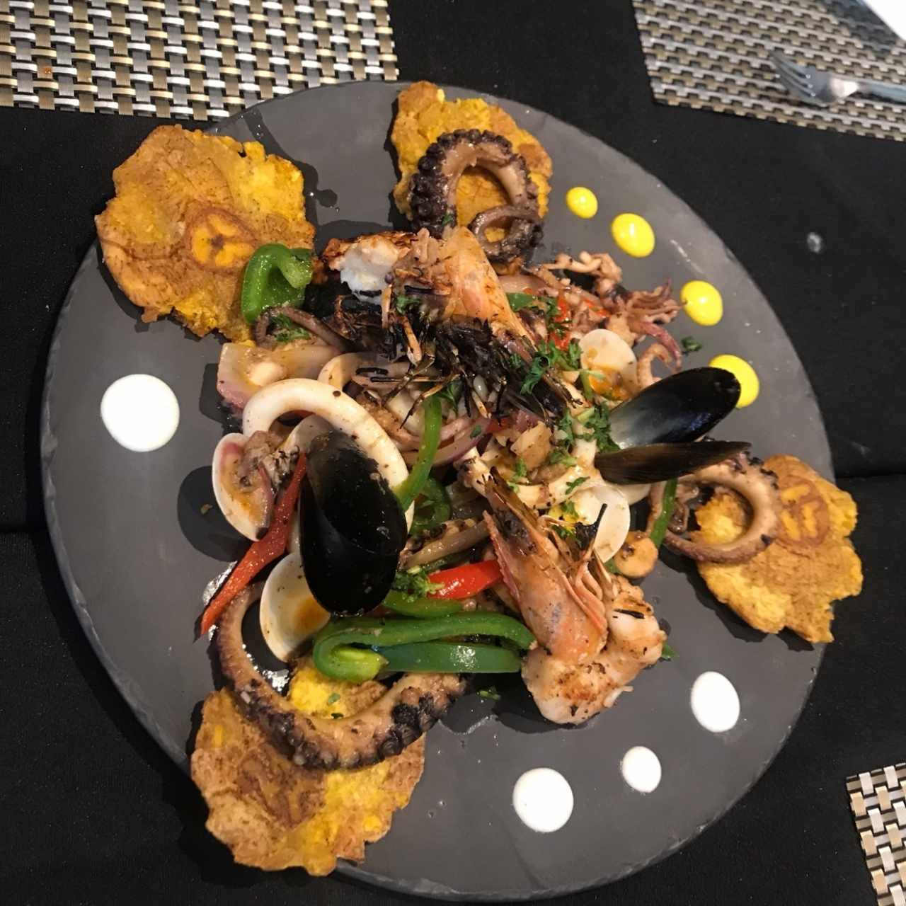 Parrilla mixta de mariscos.