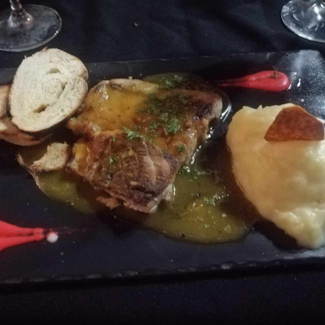 Corvina en salsa de maracuyá