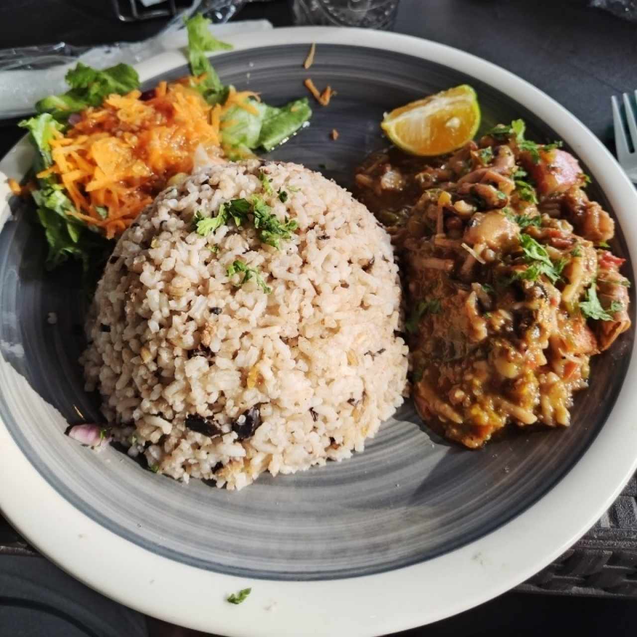 Chupe de Mariscos y arroz con guandú y coco