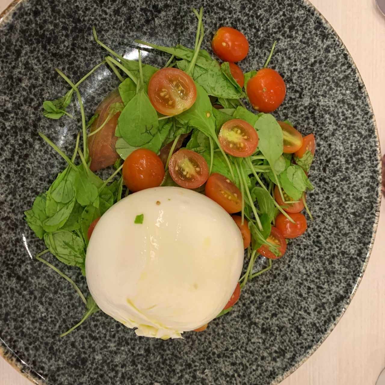 Ensalada de burrata