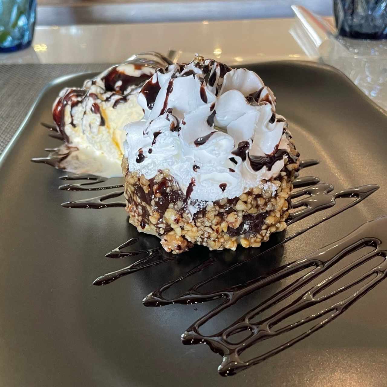 Brownie con helado