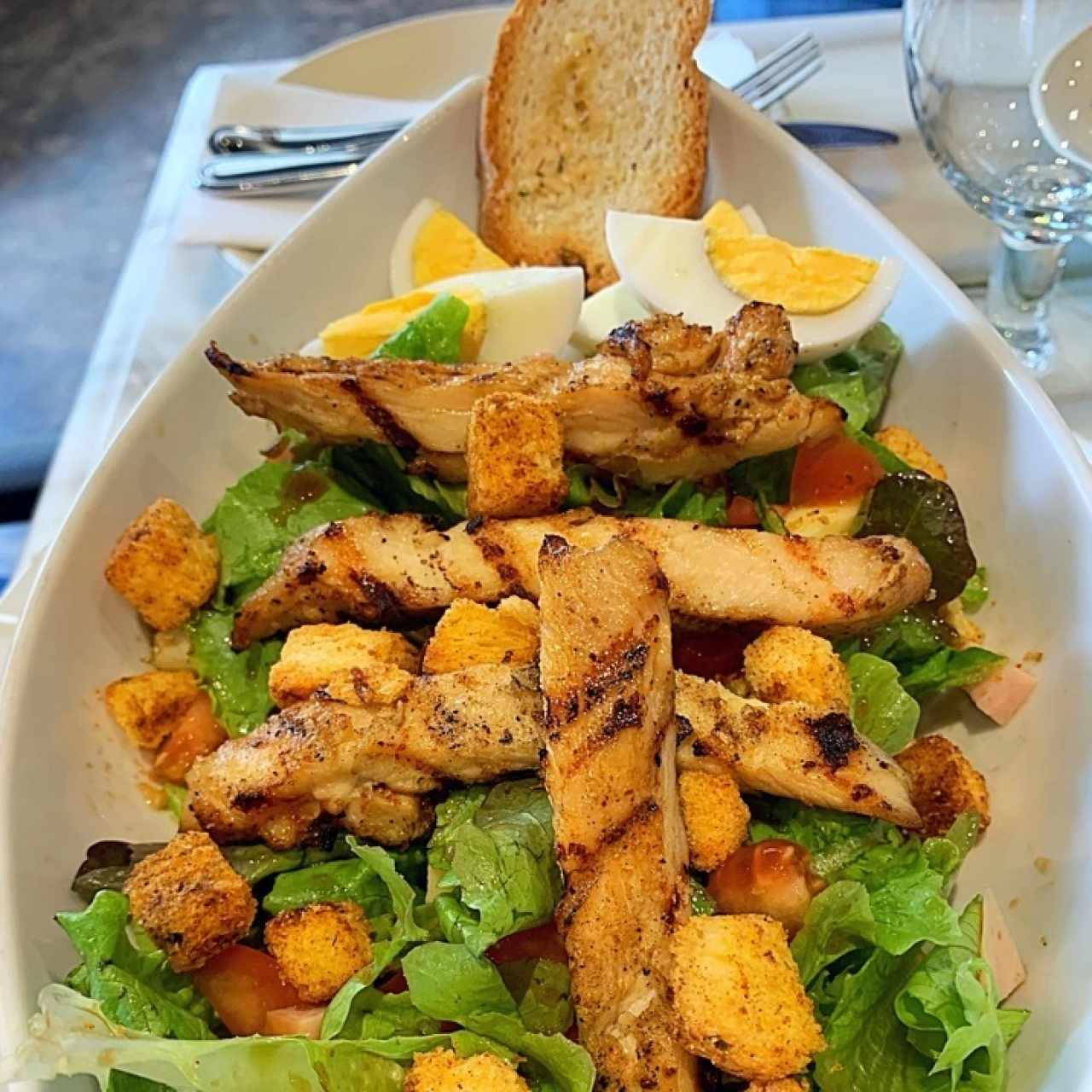 Ensalada de la granja con Pollo