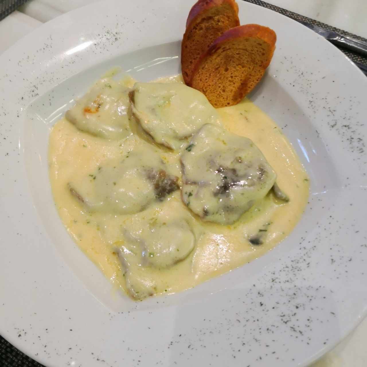 raviolis con mariscos