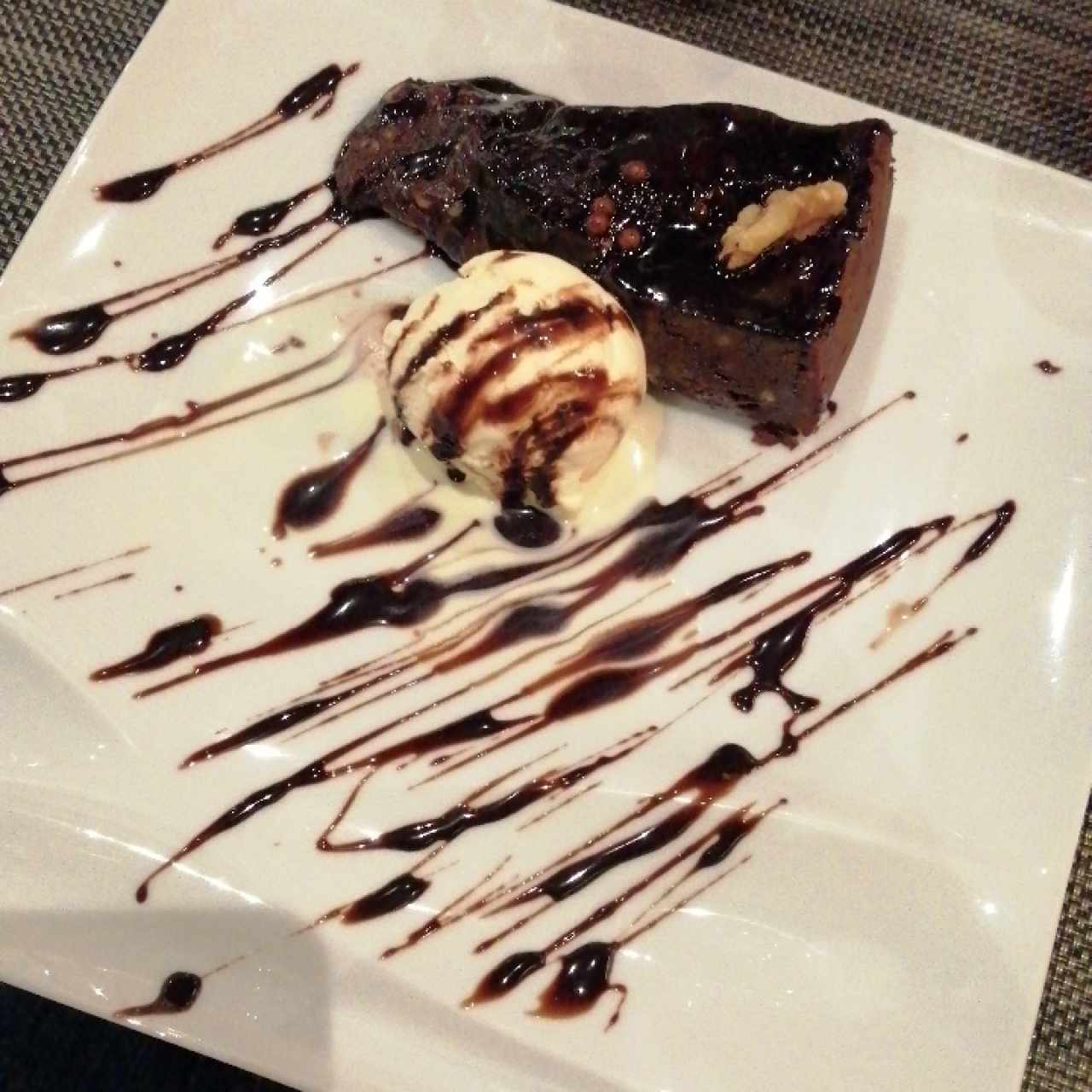 brownie con helado