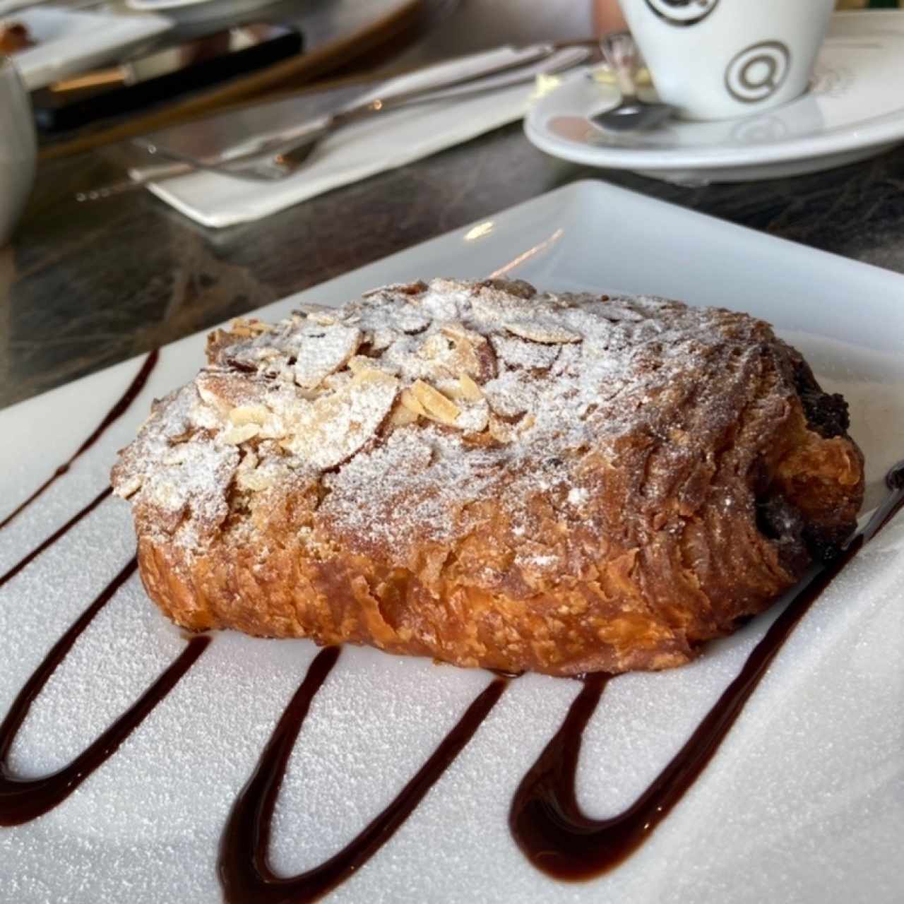 croissant de choco-almendras