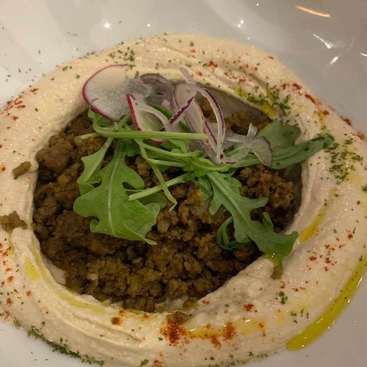 hummus con carne molida