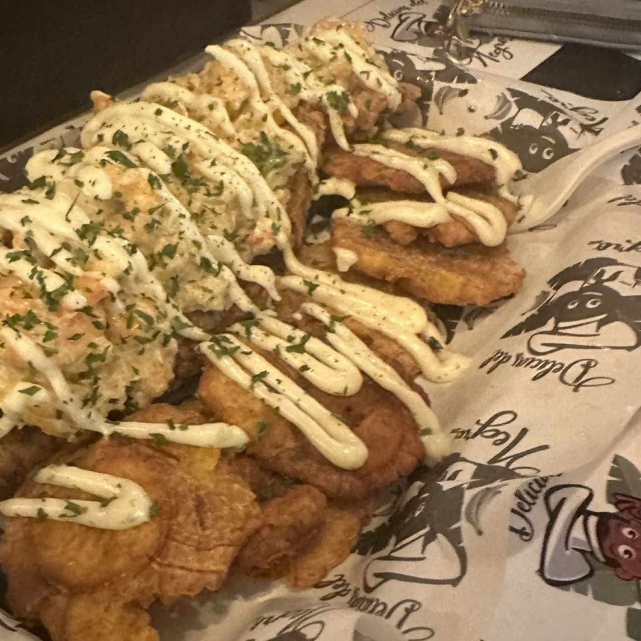 Filete de pescado con coctel de camarones