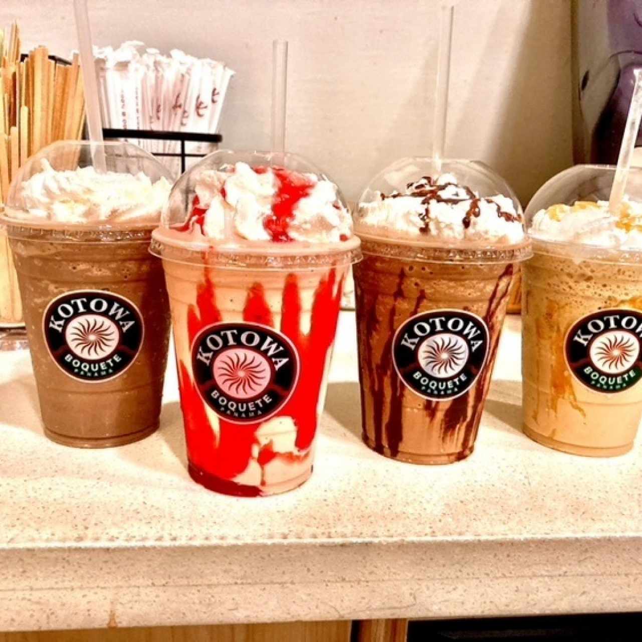 Frappe Con cafe de Strawberry, Dulce de Leche, Cookies and Cream, Chocolate Mint