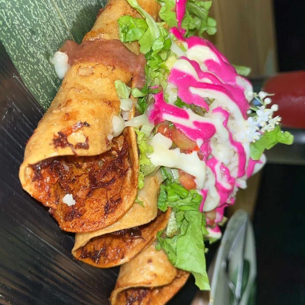 Tacos dorados de pollo