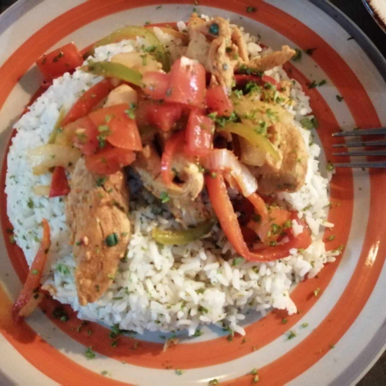 Menú con fajitas de pollo