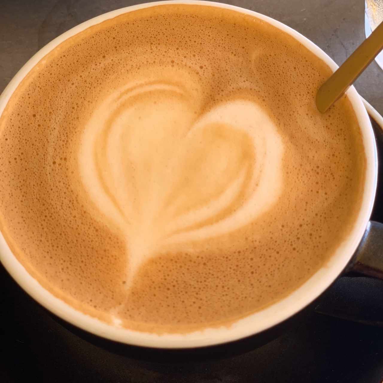 capuchino con leche de almendras 