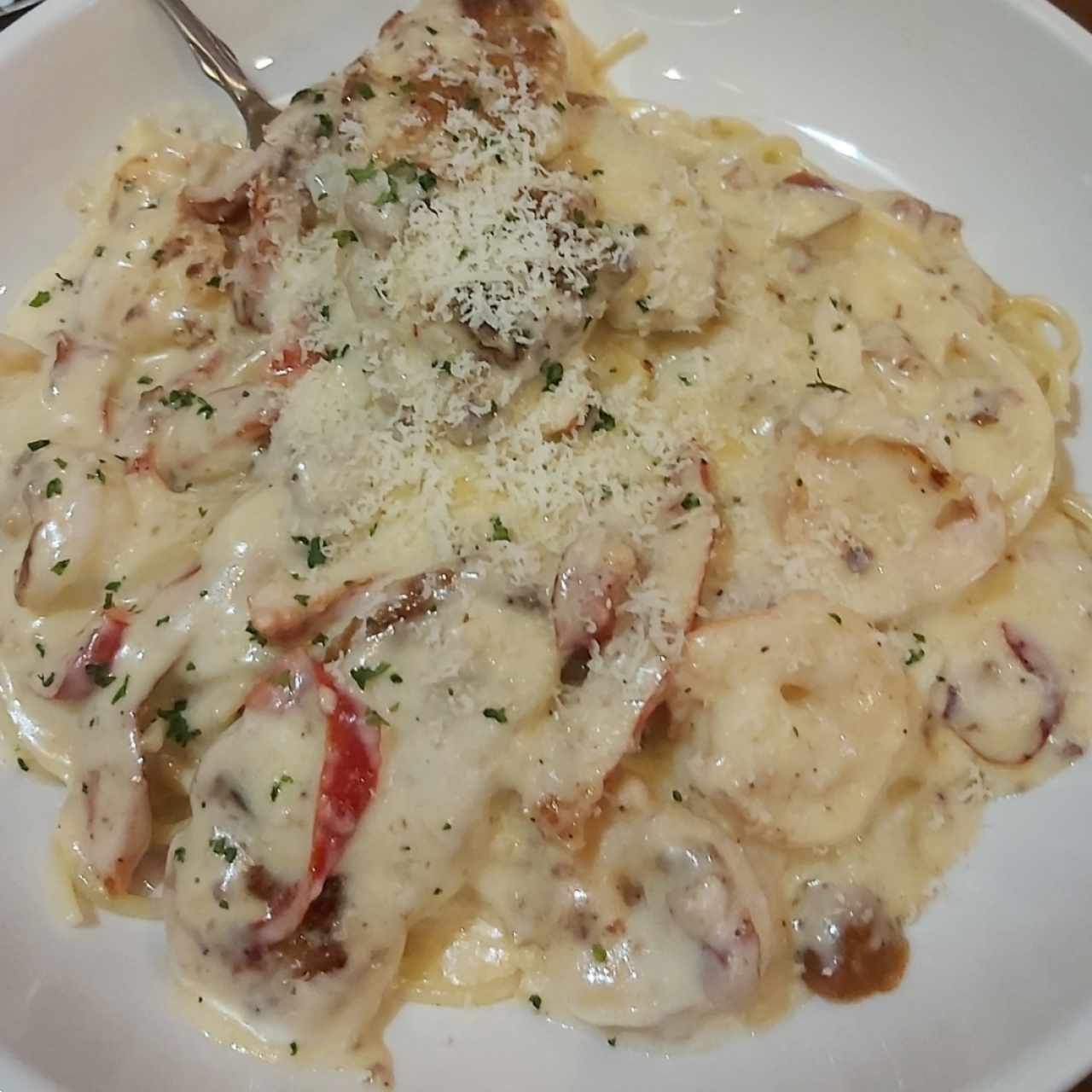 Classic Entreés - Chicken & Shrimp Carbonara