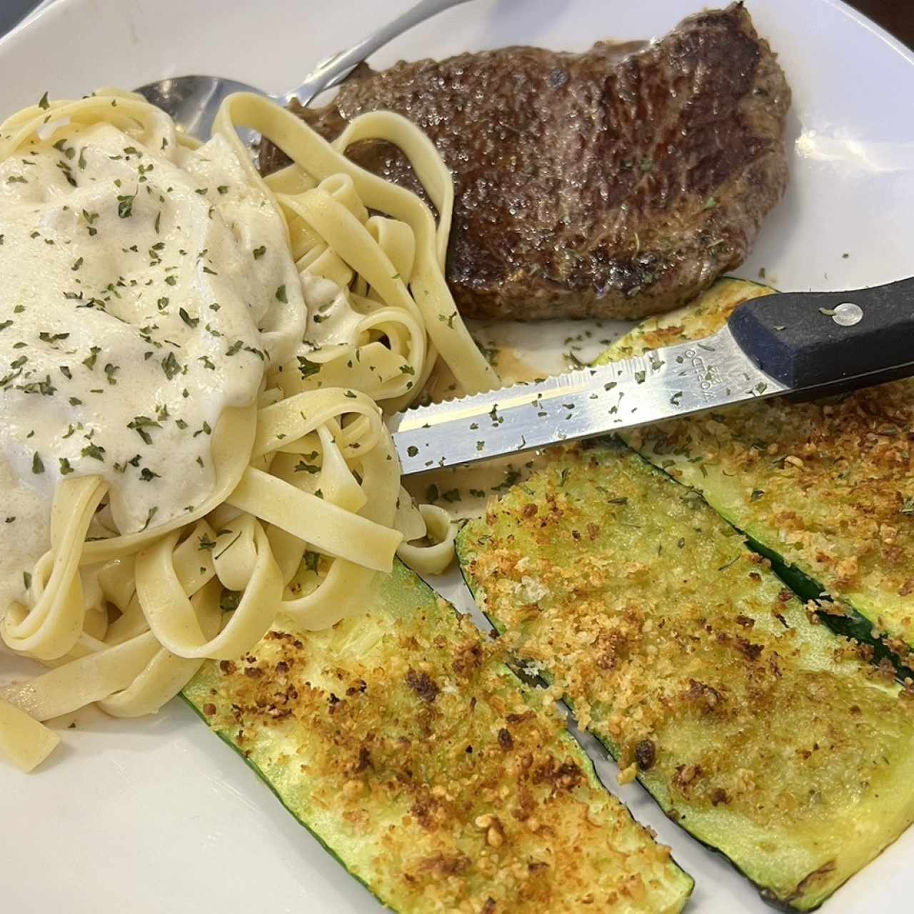 Classic Entreés - Steak Alfredo