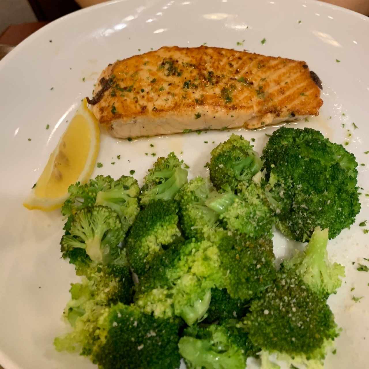 salmon con brocoli 