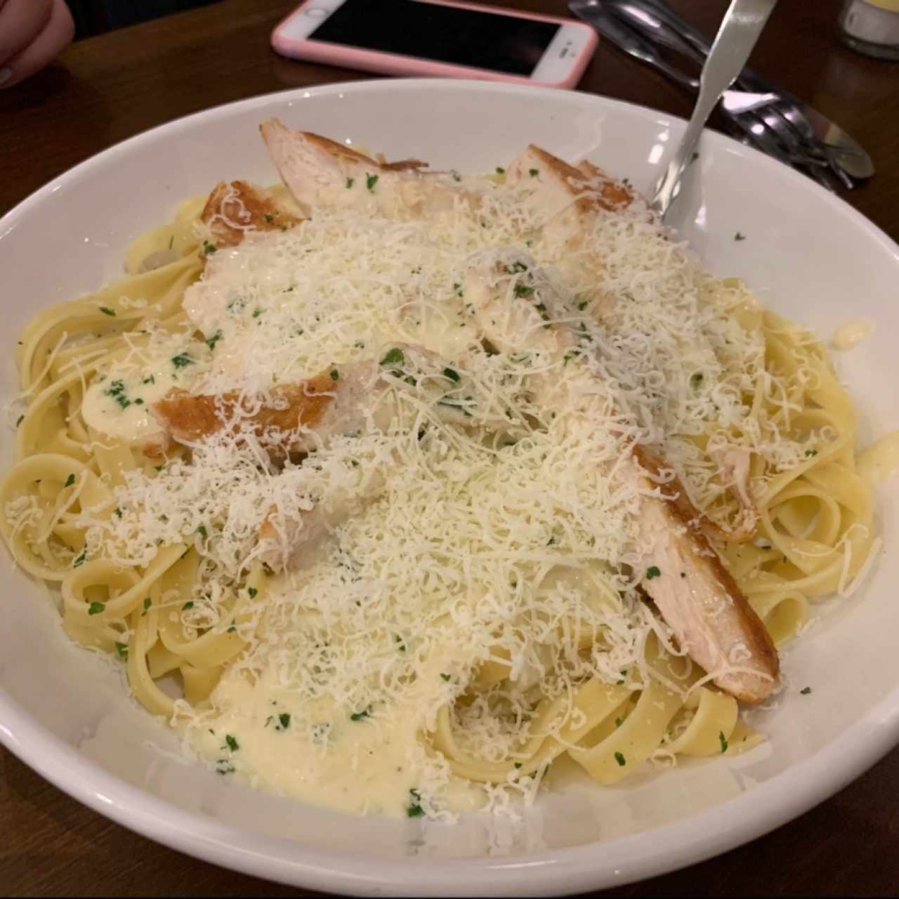 Fetuccini Alfredo con Pollo