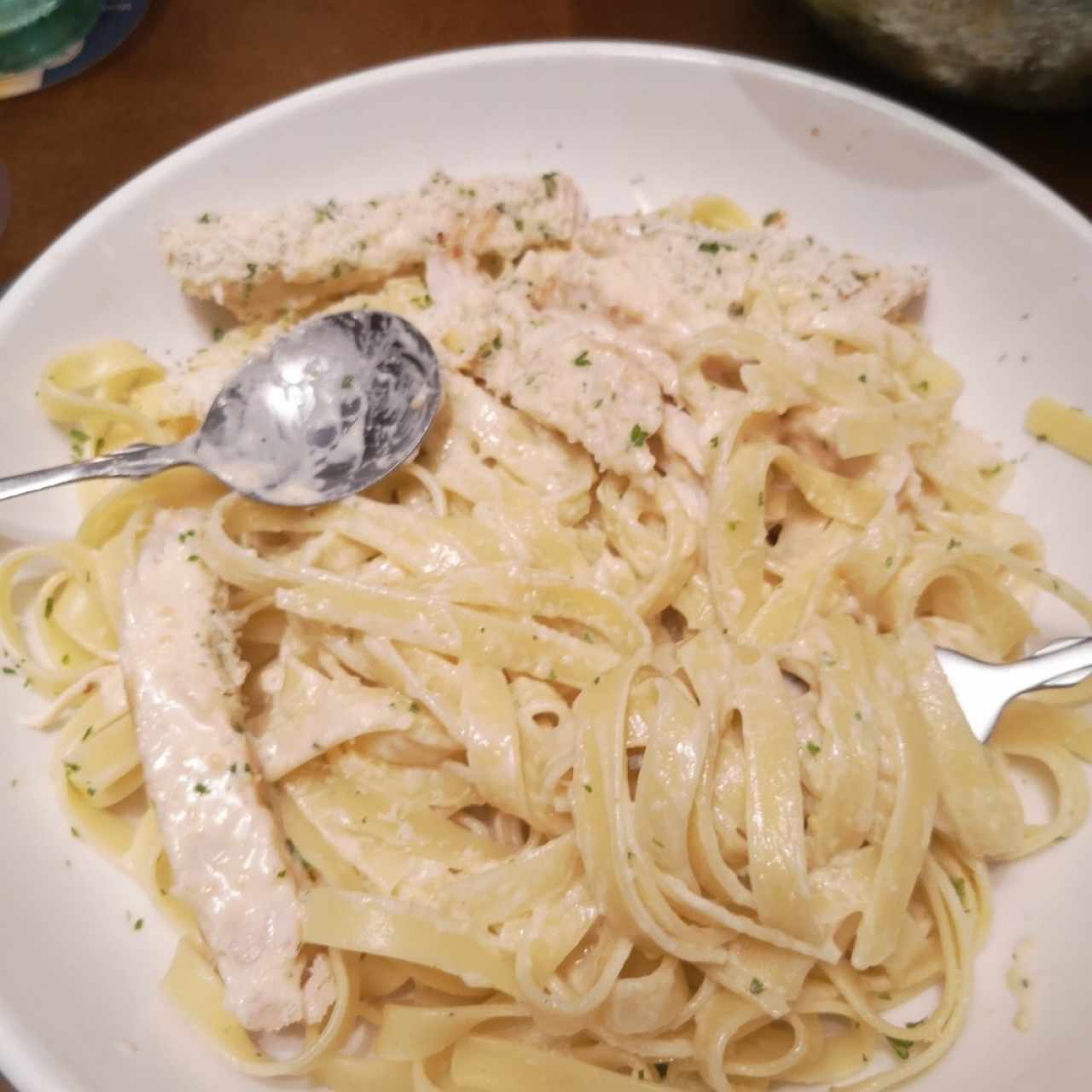 fetuccini alfredo con pollo