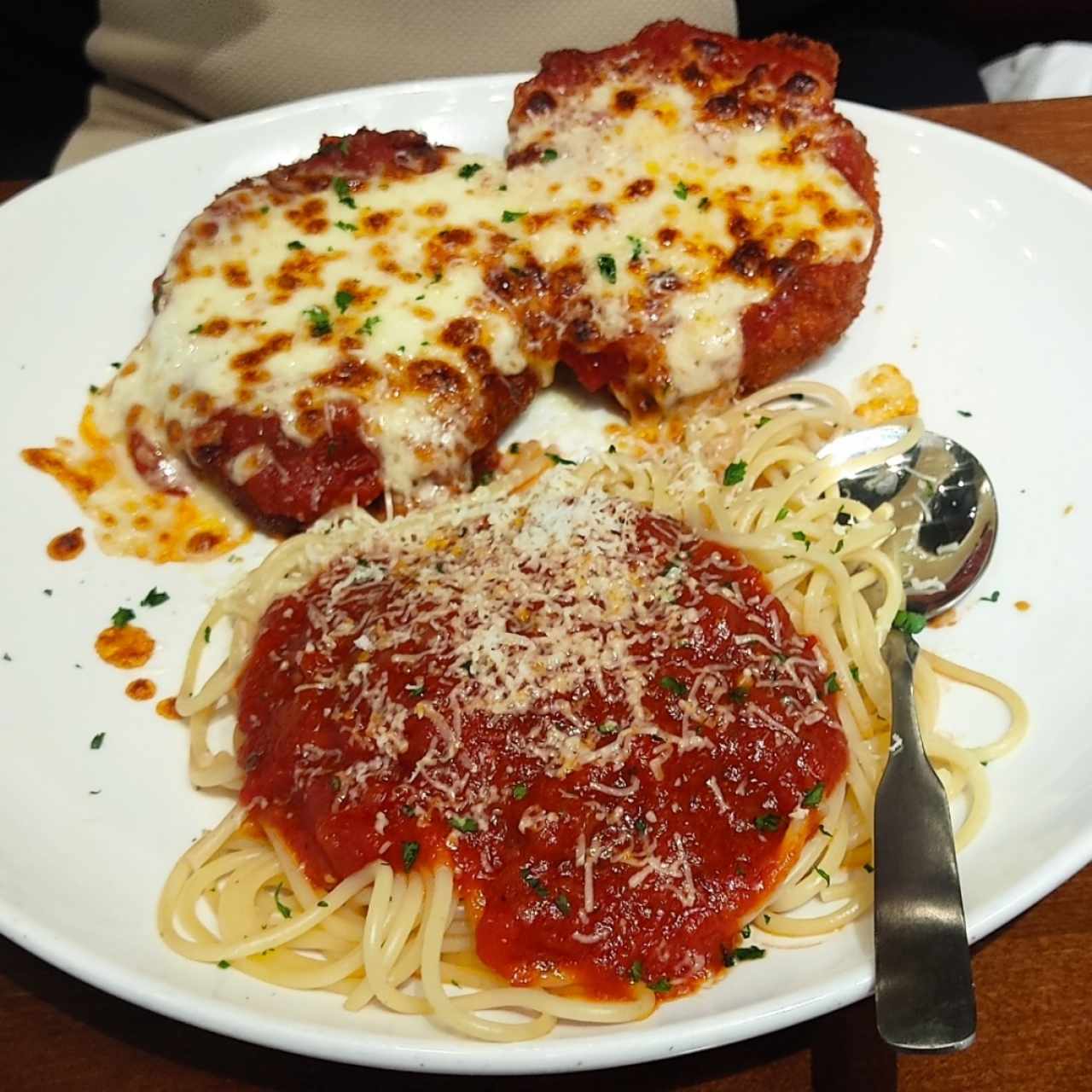 Clasicas Favoritas - Chicken Parmigiana