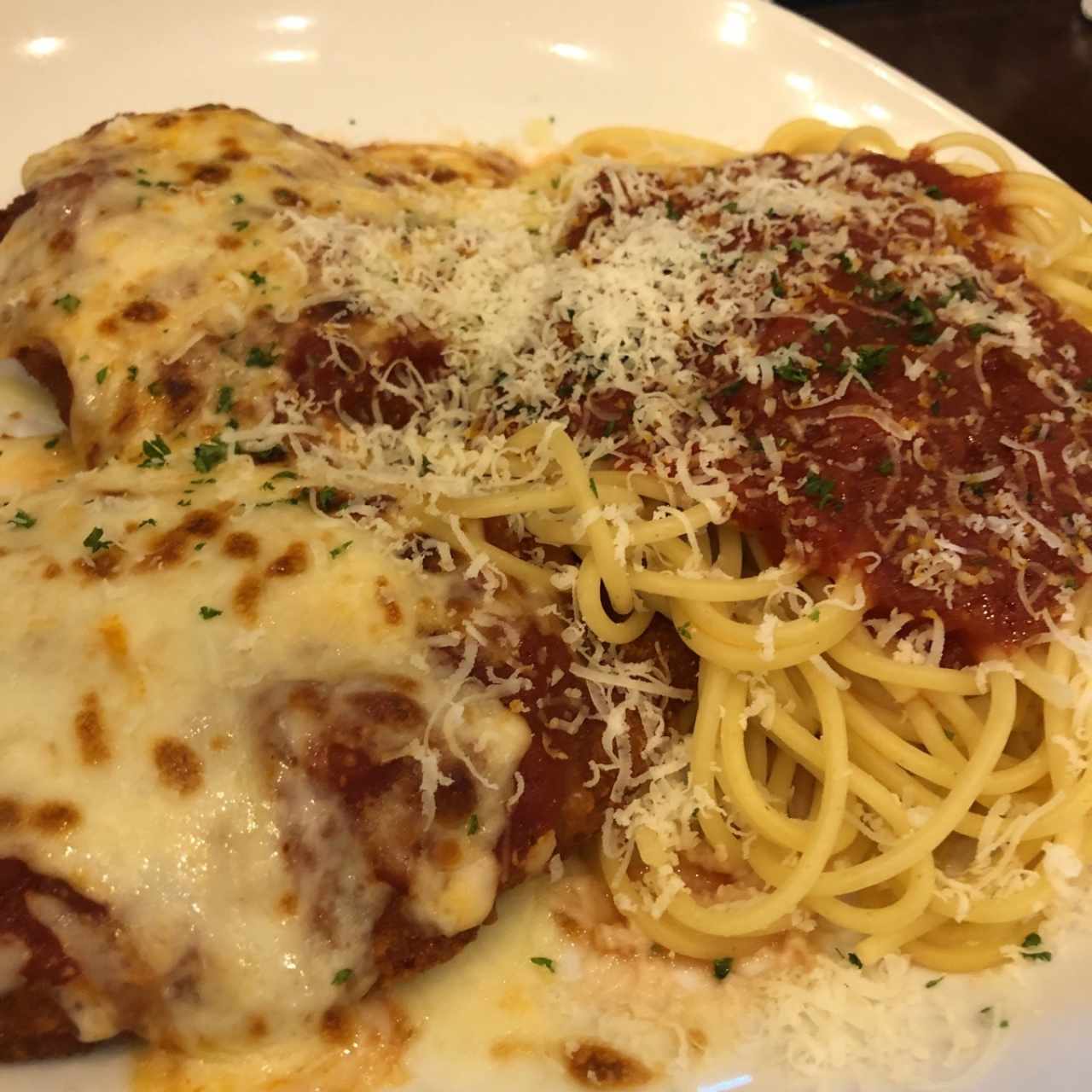 Clasicas Favoritas - Chicken Parmigiana