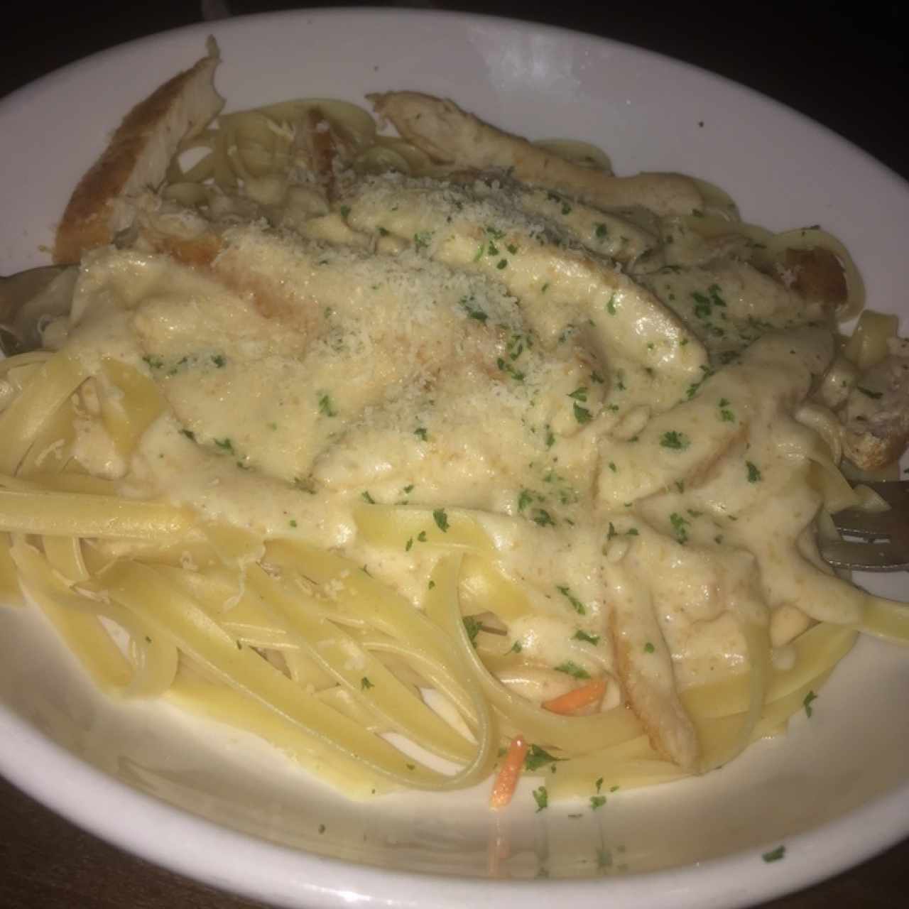 fetuchini alfredo con pollo