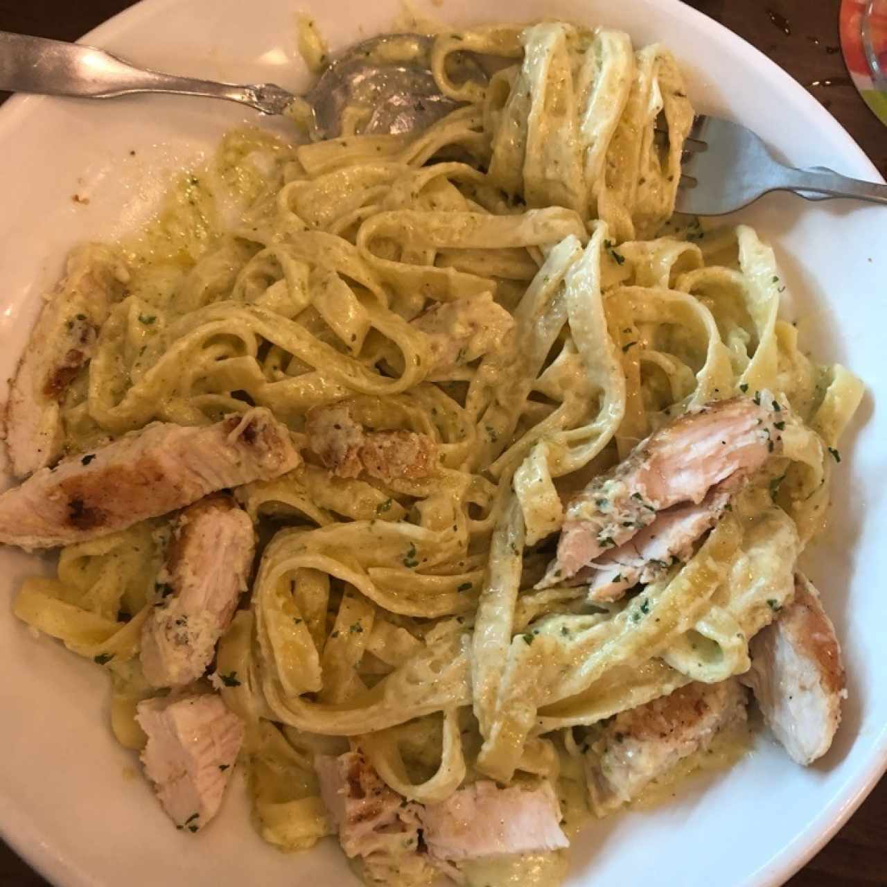 fetuccini. salsa verde con pollo 