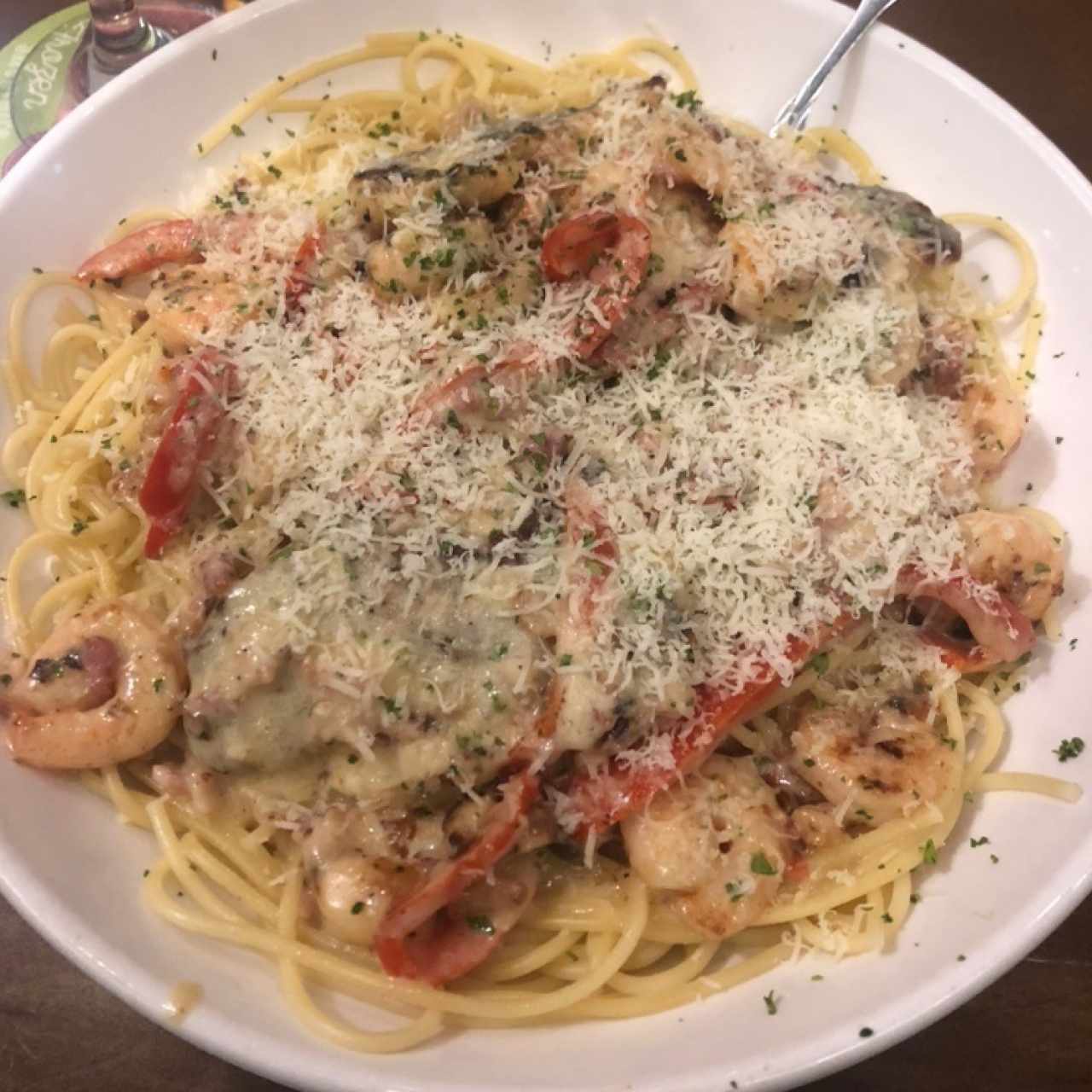 Carbonara pollo y camarones