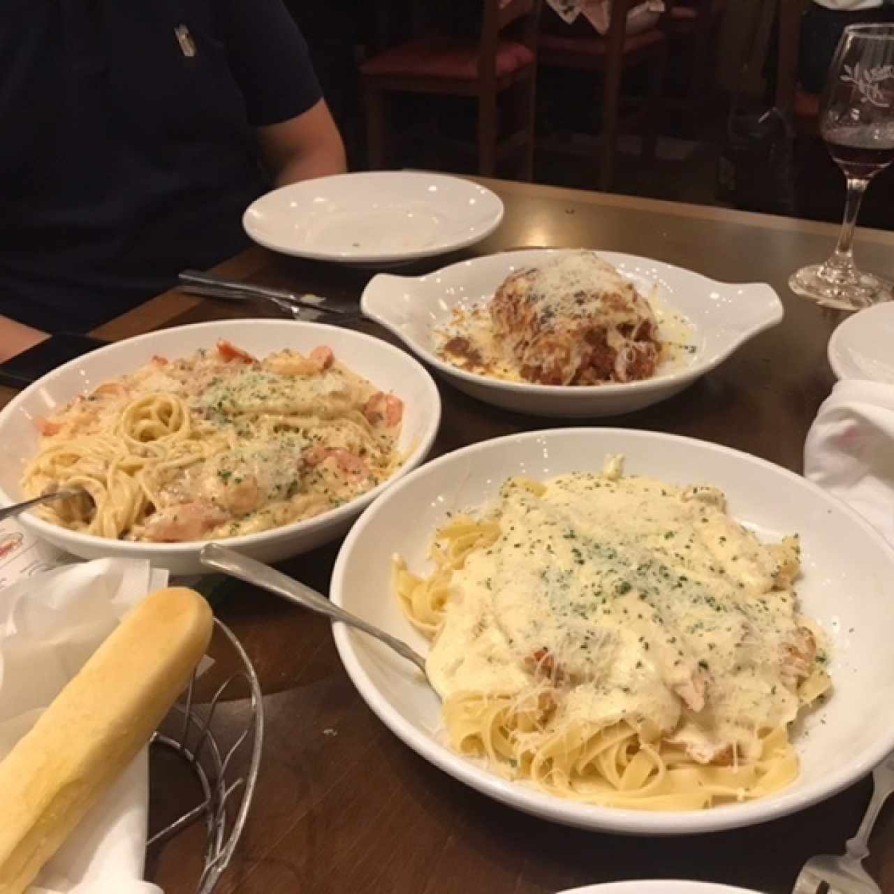 Chicken Alfredo, Chicken and Shrimp Carbonara y Lasagna de Carne