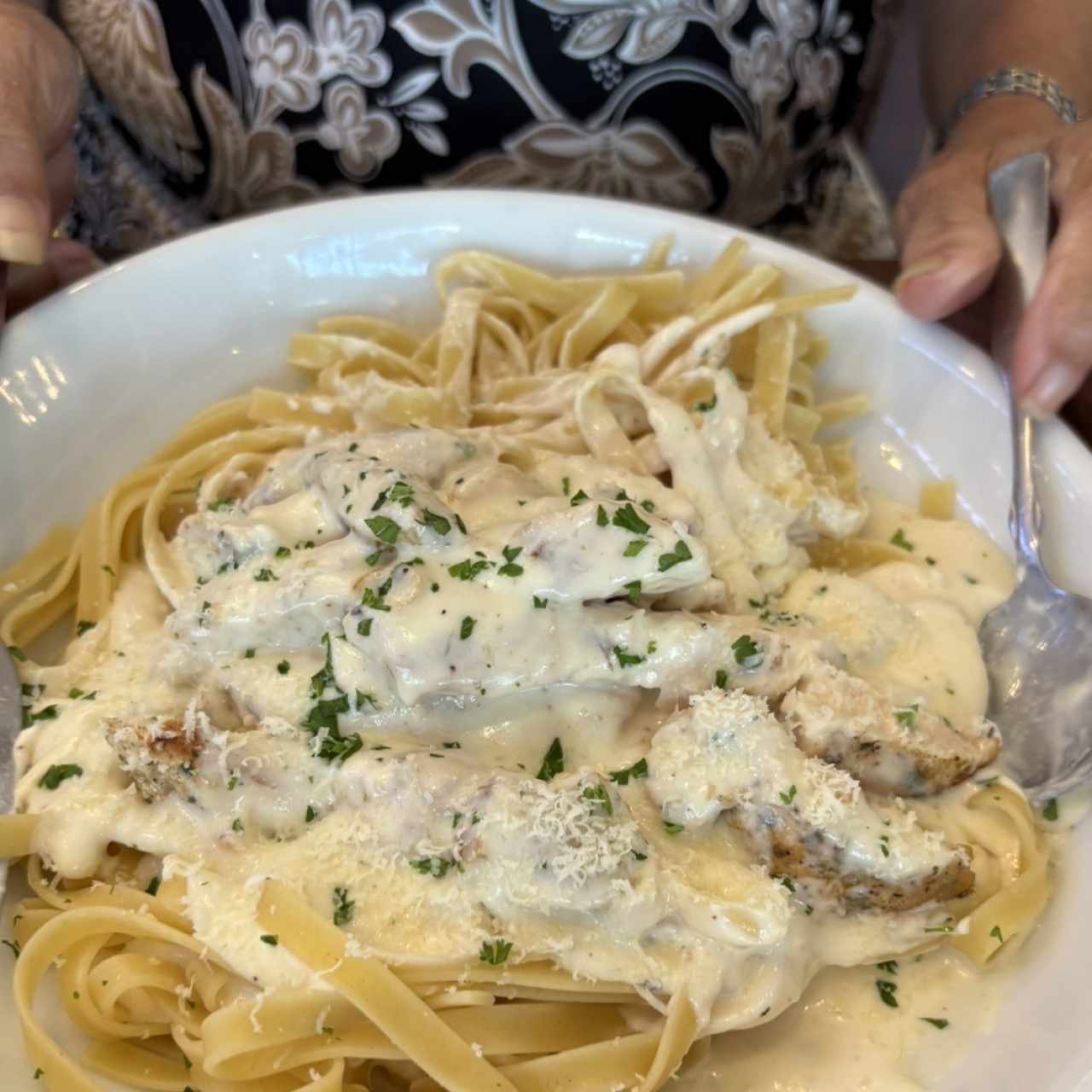 Amazing Alfredos - Chicken Alfredo