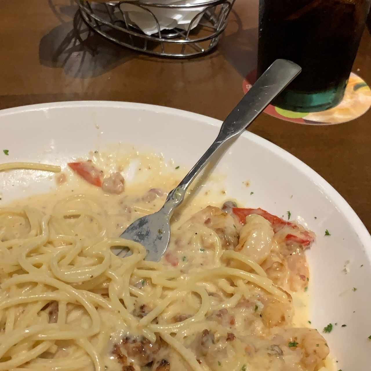 carbonara con pollo y camarones