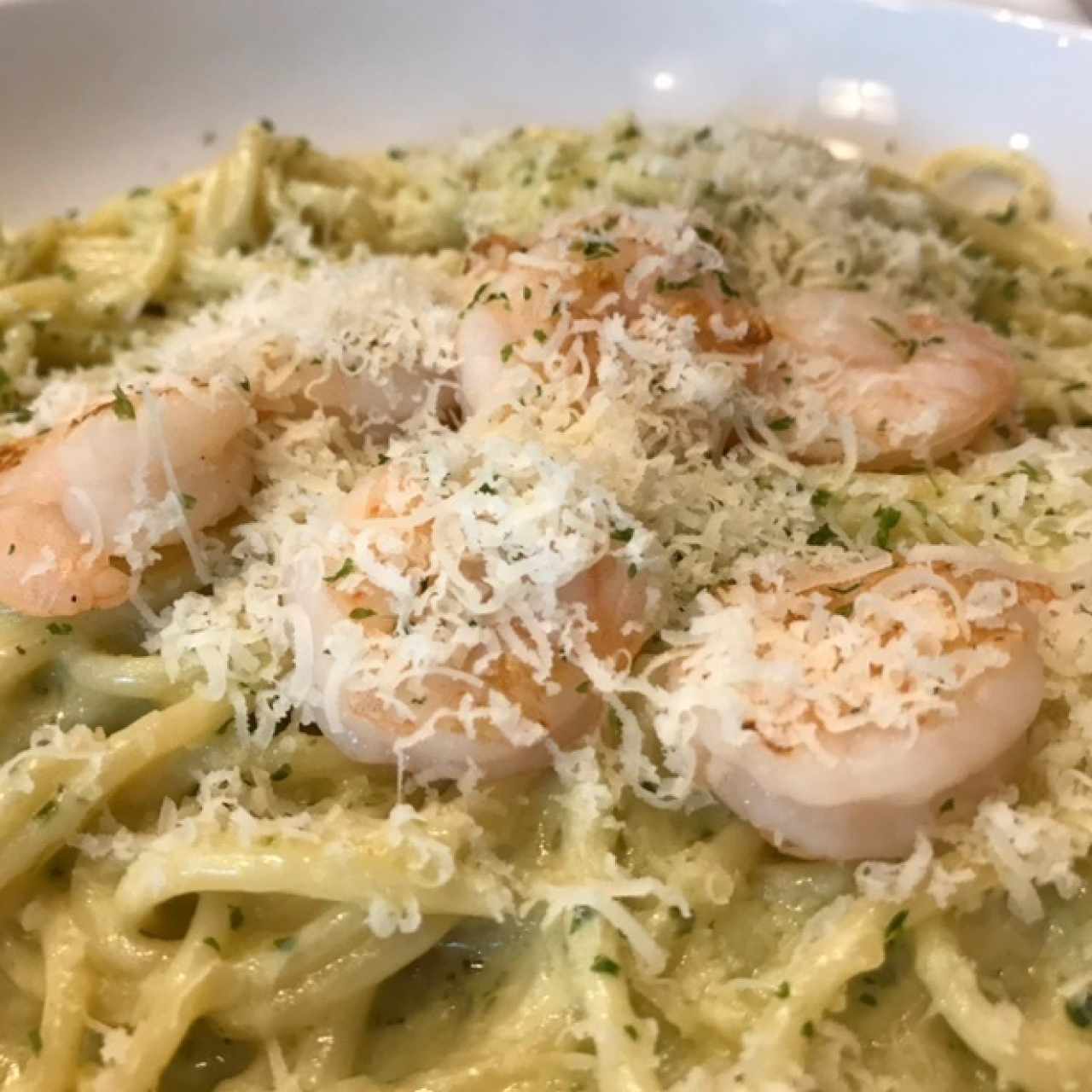 pesto con camarones 