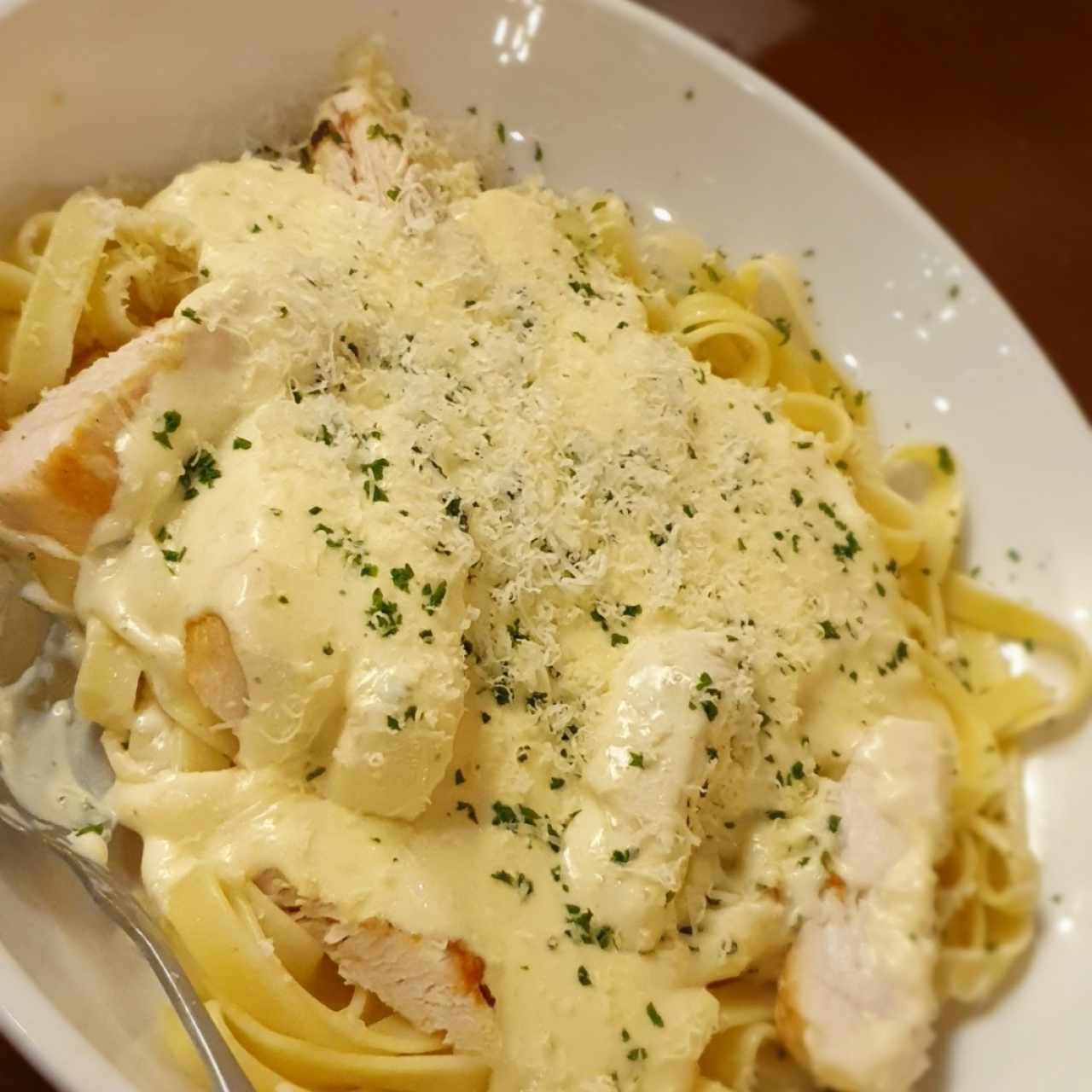 Pollo Fettuccine Alfredo