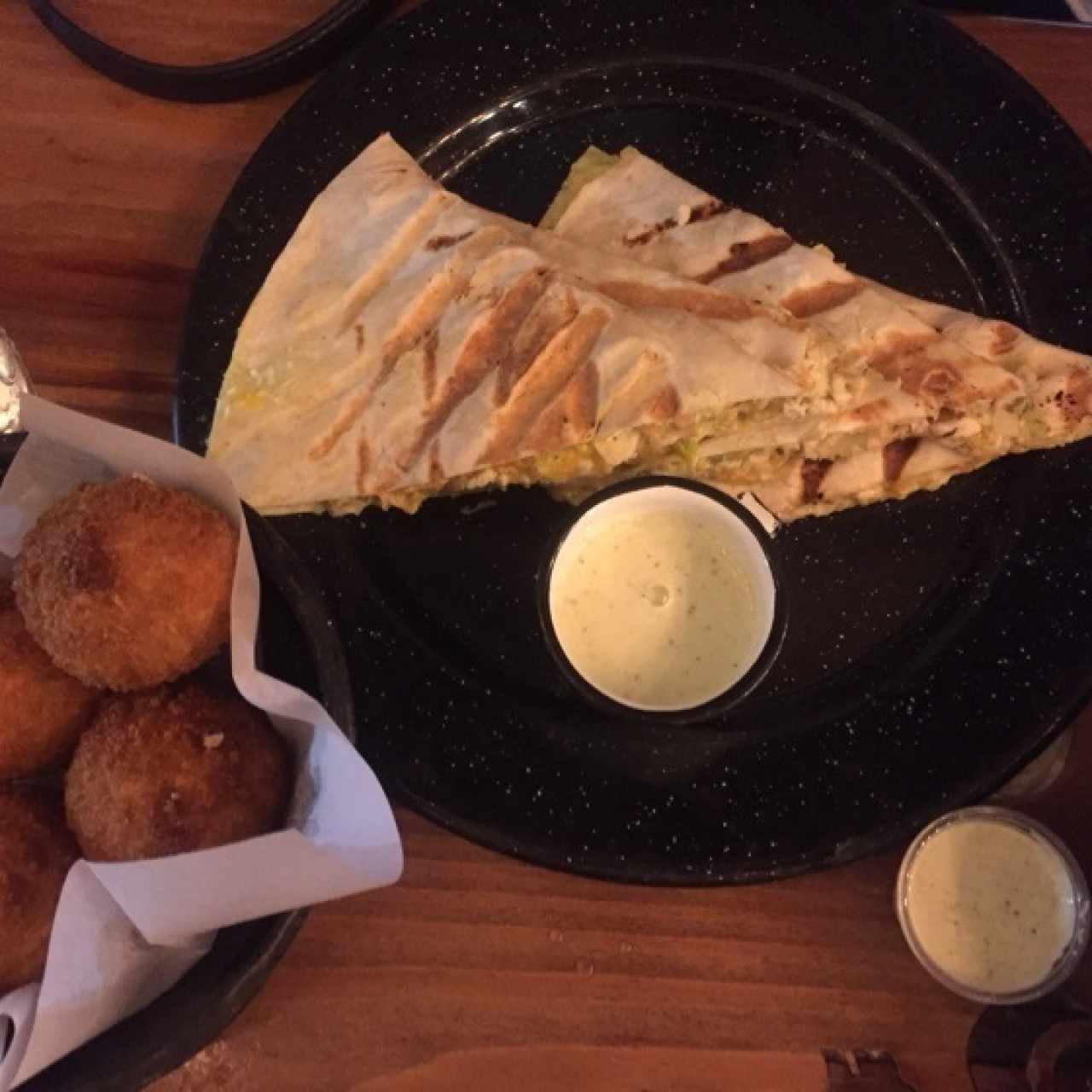 quesadillas y croquetas 