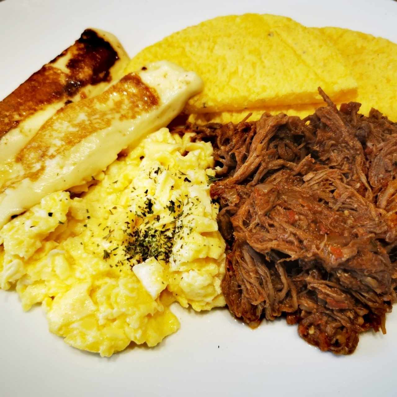 Ropa Vieja con Salsa Criolla