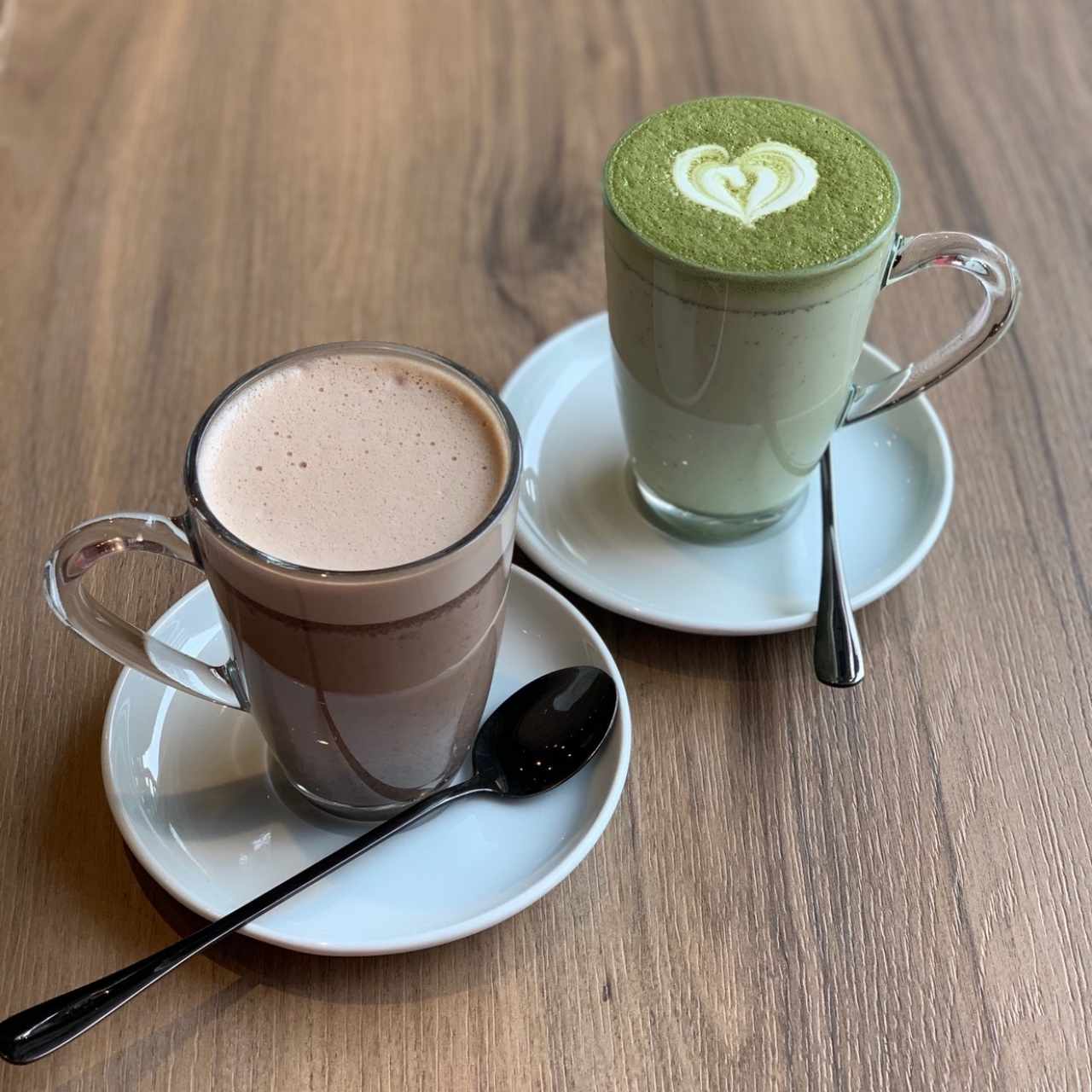 chocolate caliente y matcha