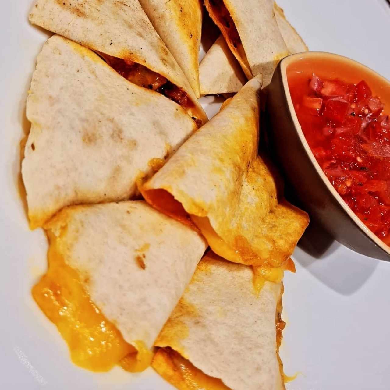 Quesadilla con chorrizo español