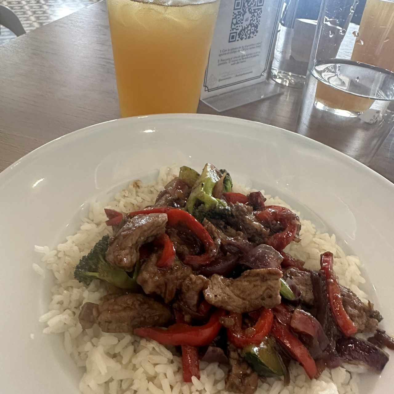 Bowl de Asia con Jugo natural de Limón con raspadura