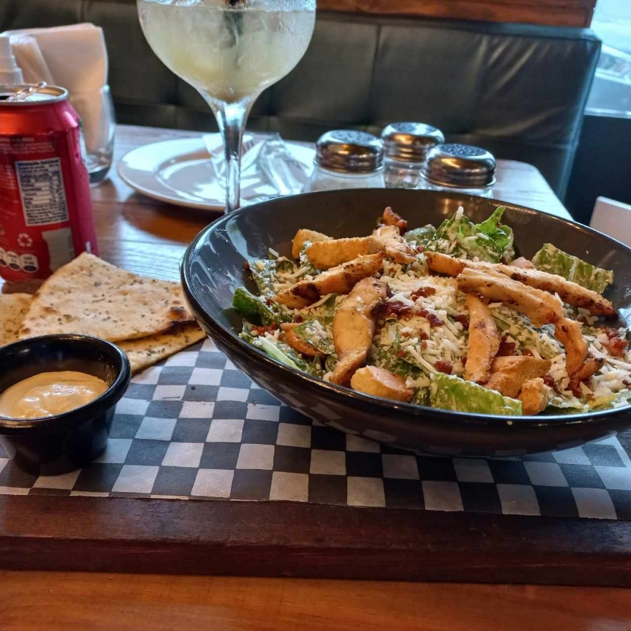 ensalada caesar con pollo