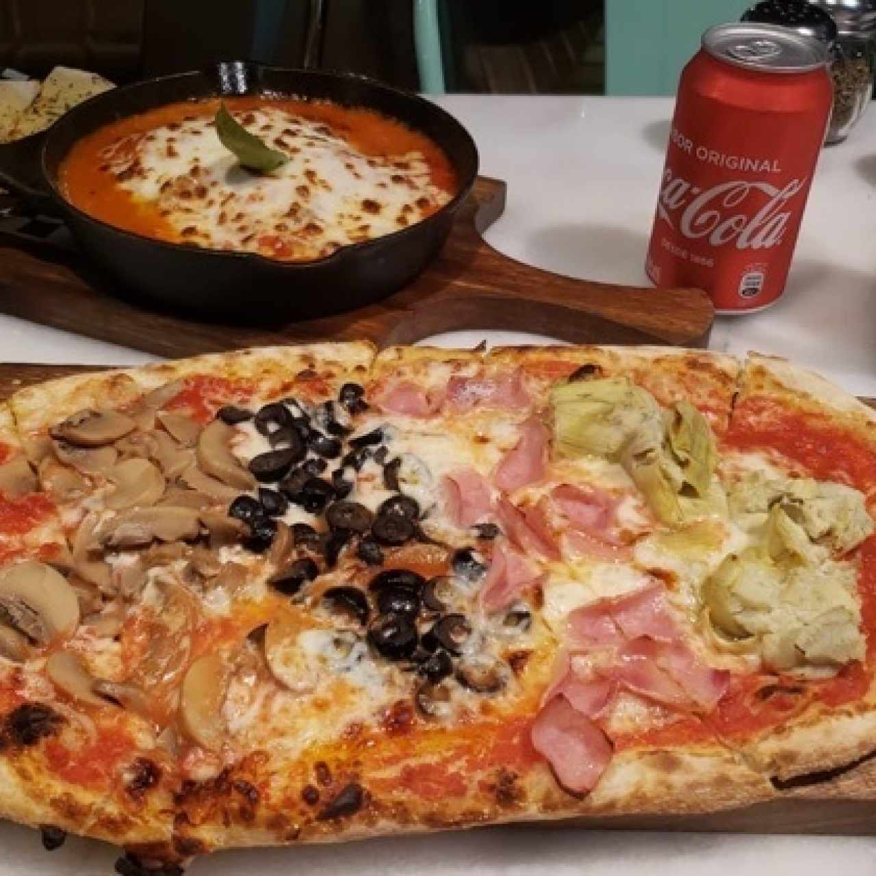 pizza cuatro estaciones y lasaña de carne!