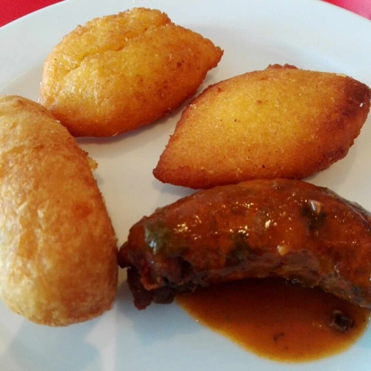 torrejitas, carimañolas, chorizo tableño