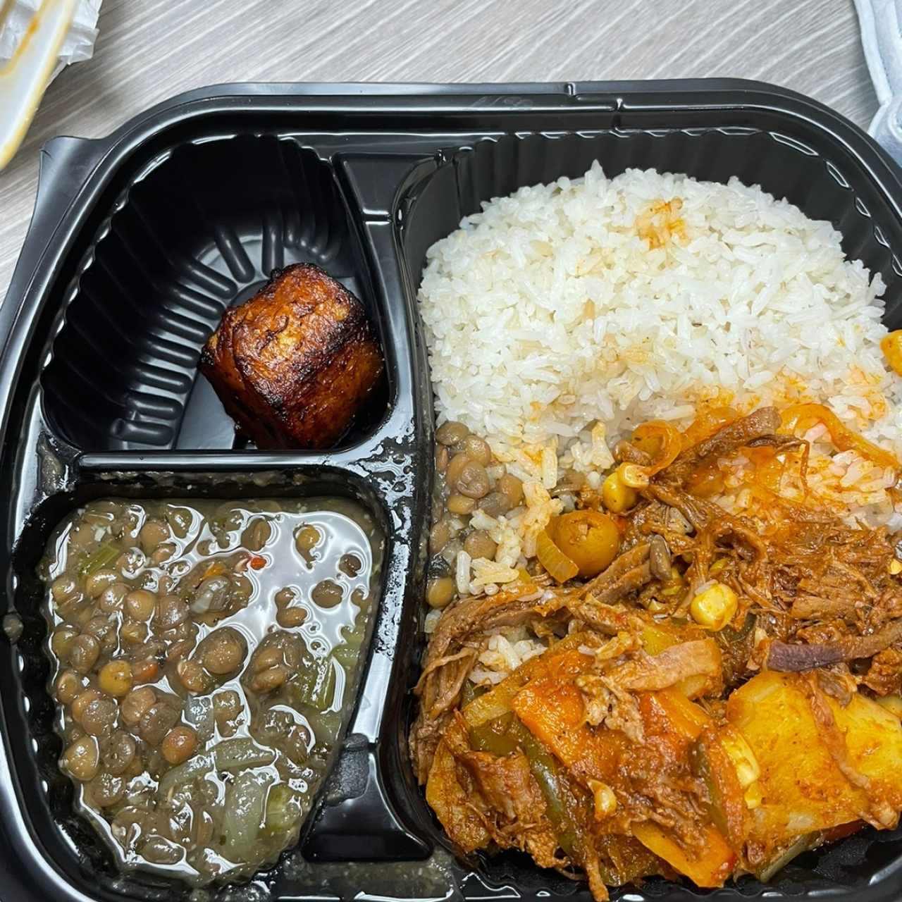 comida con ropa vieja