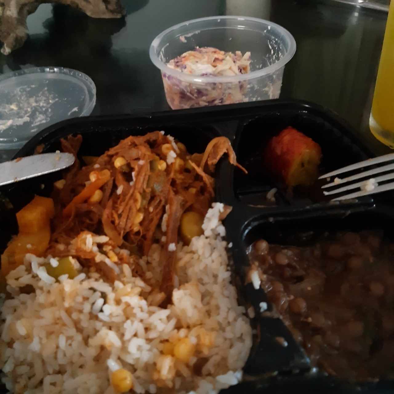 ropa vieja arroz  lentejas plátano 