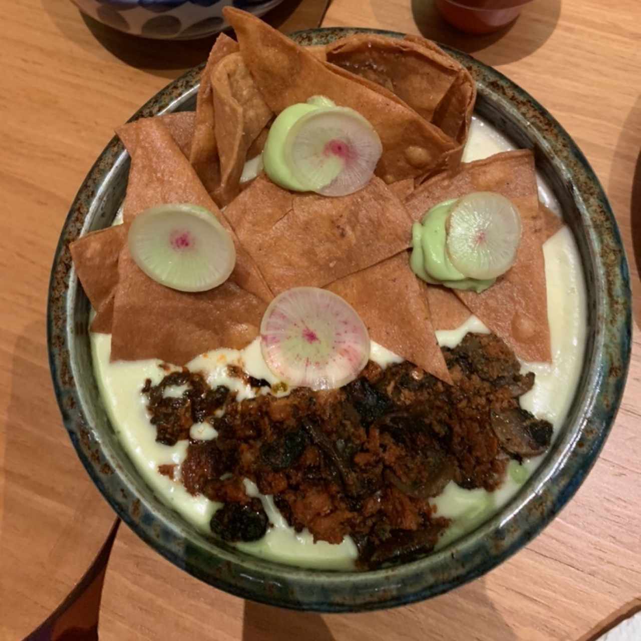 queso fundido con chorizo