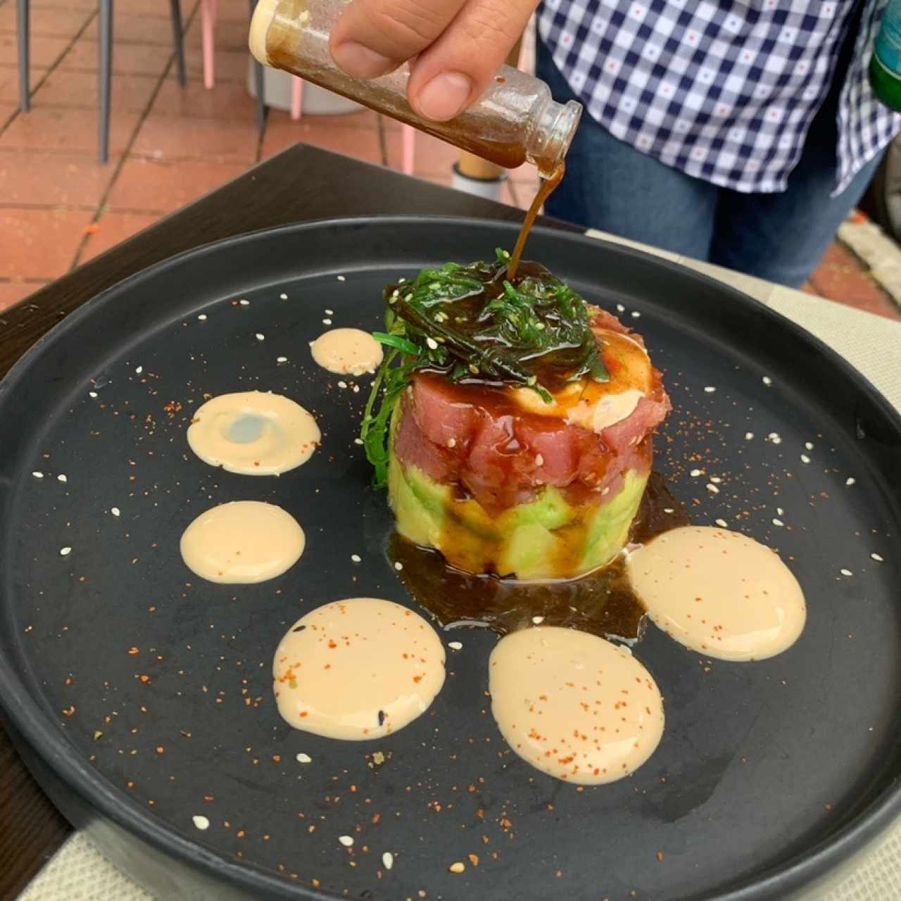 steak tartar con esa deliciosa salsa “secreta”