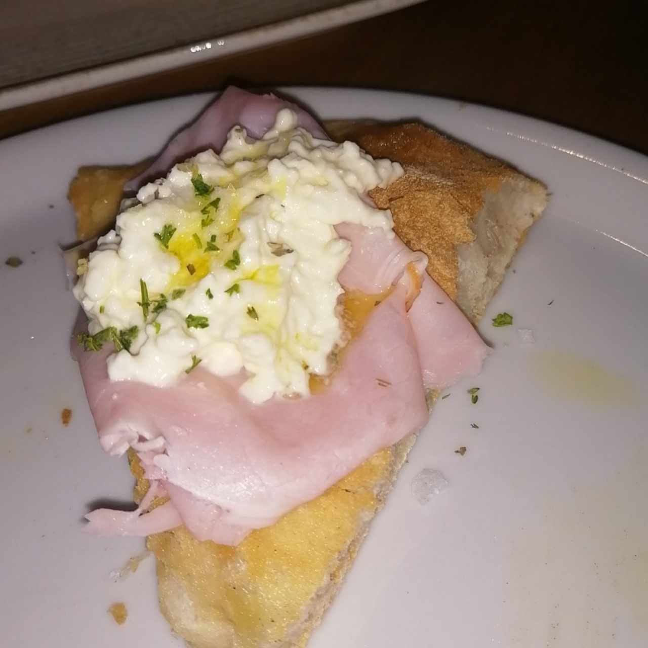 Pizza de burrata y jamón 